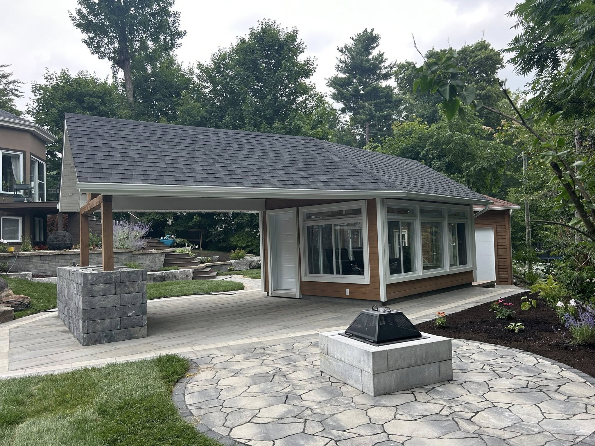 Projet des Oliviers - Cabanon et aire de détente.